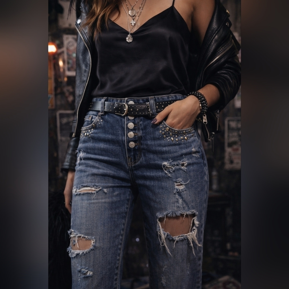 Pre-loved American Eagle Distressed Blue Jeans Size 6
